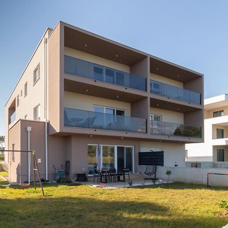 Modern And Spacious Apartment Helena Near The Beach Privlaka  Exterior photo