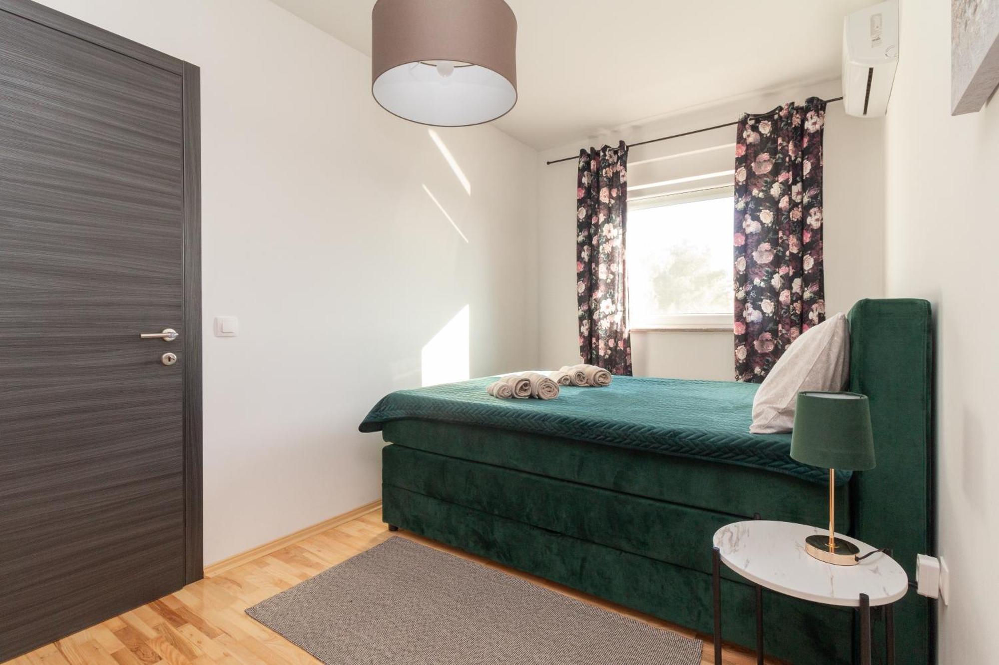 Modern And Spacious Apartment Helena Near The Beach Privlaka  Exterior photo